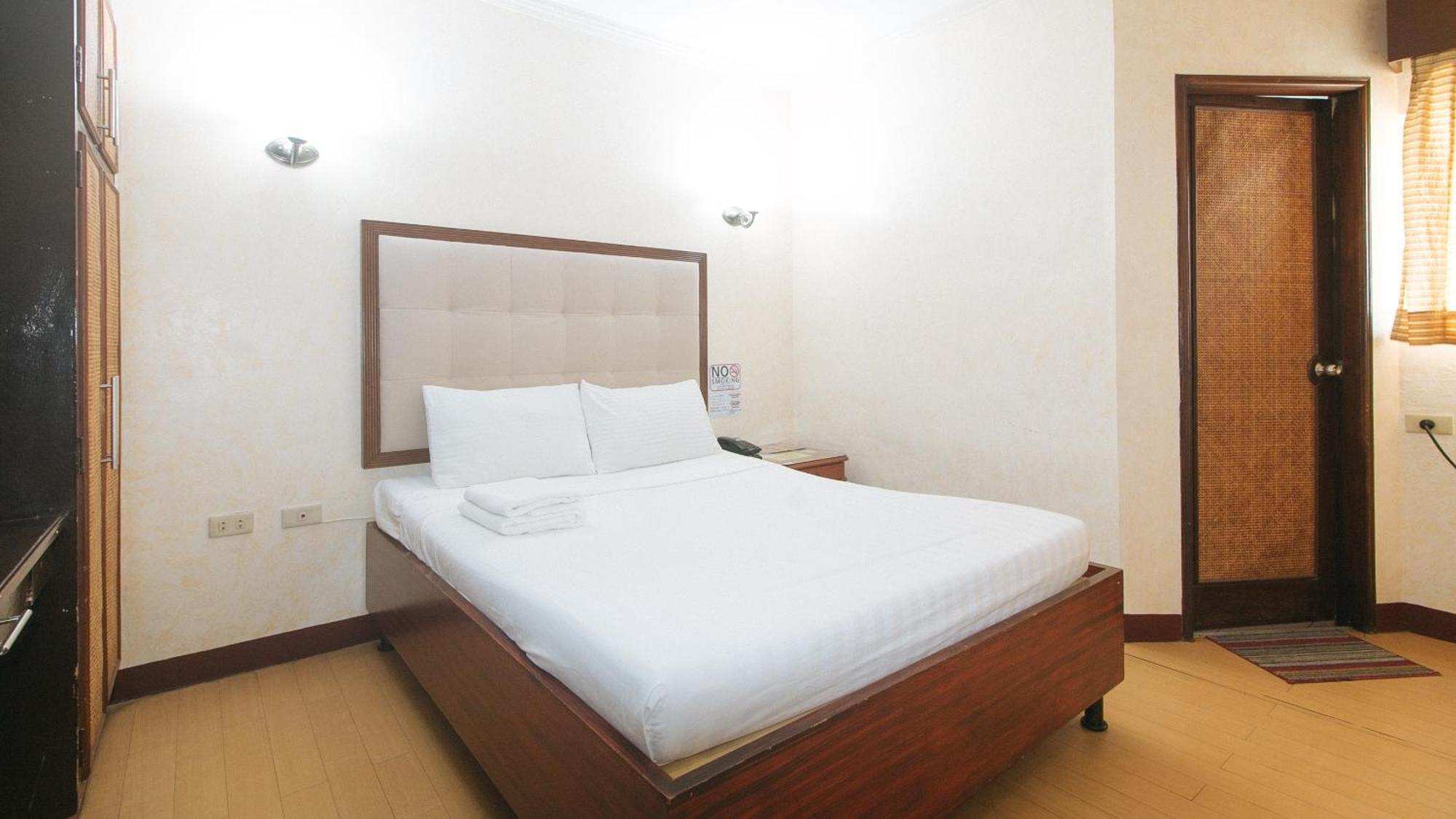 Bliss Hotel Dau Mabalacat Exterior foto