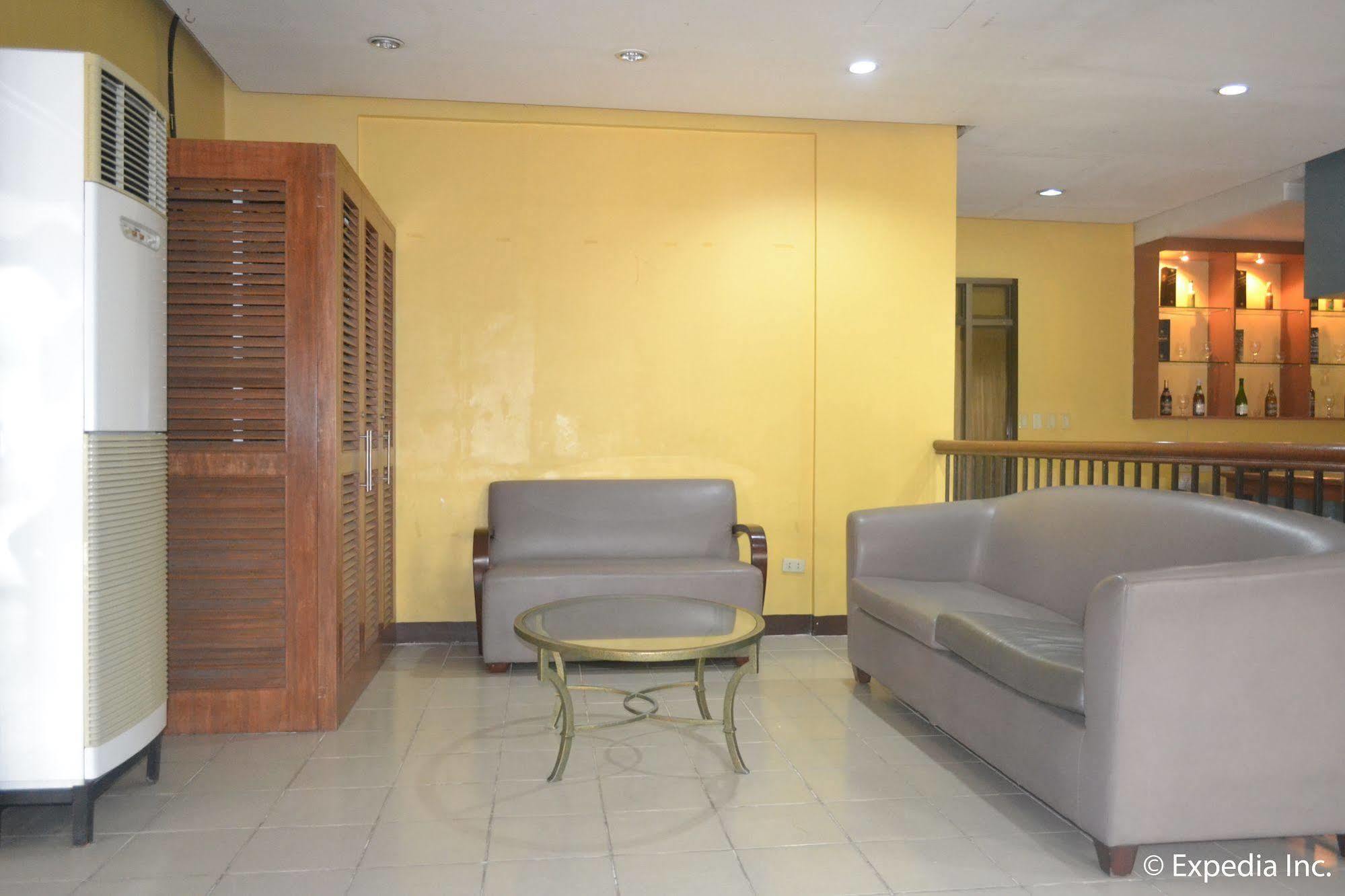 Bliss Hotel Dau Mabalacat Exterior foto