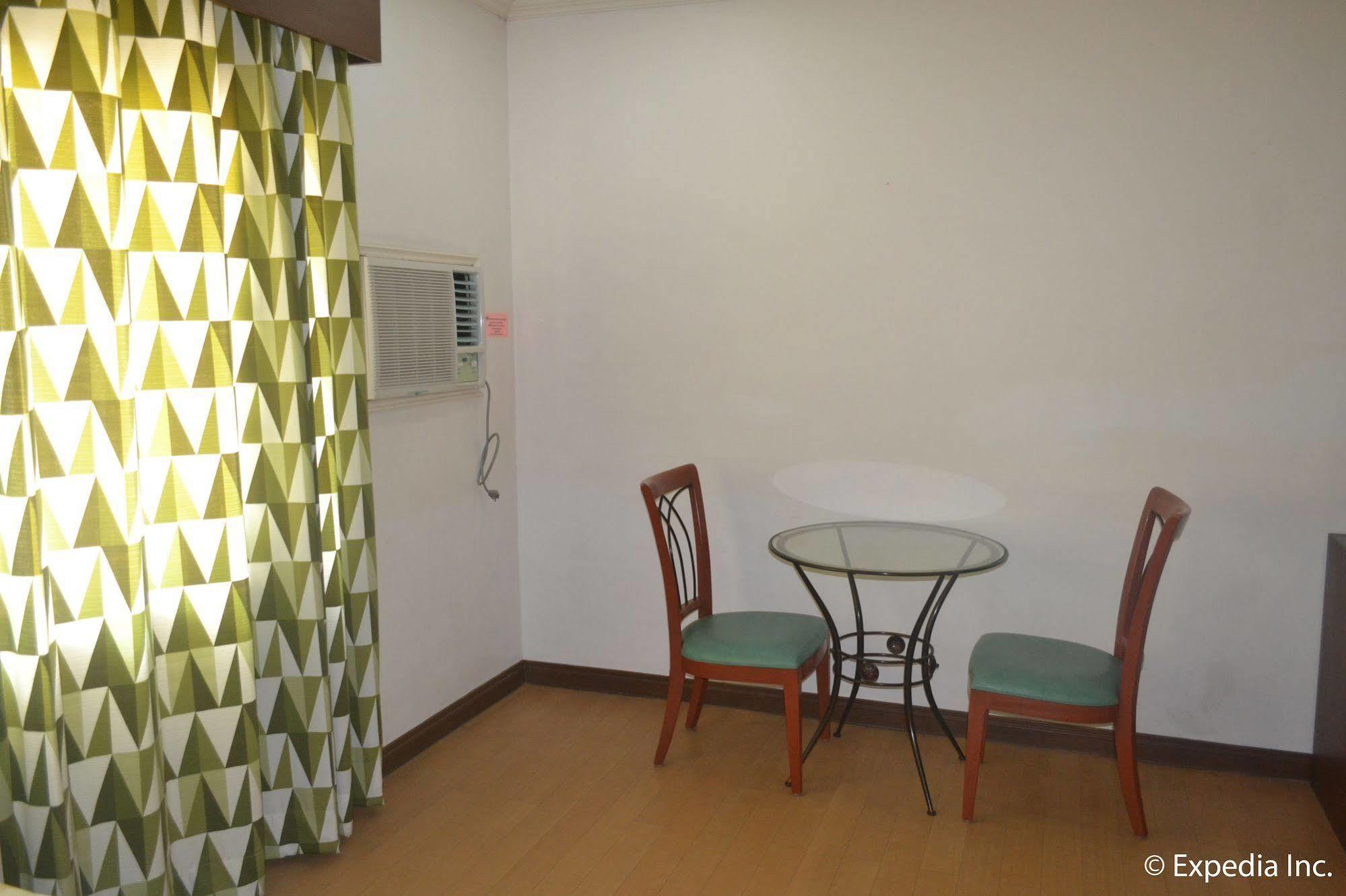 Bliss Hotel Dau Mabalacat Exterior foto